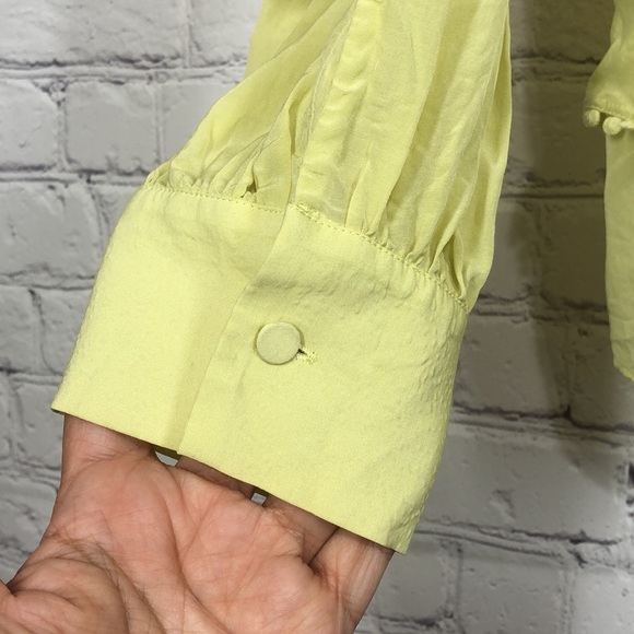 Ann Taylor top ruffles Ligth green more yellowish - Picture 5 of 8
